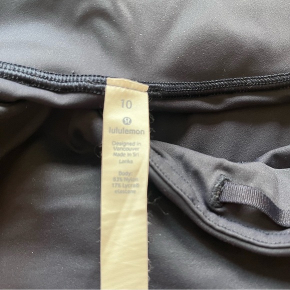 Lululemon blue leggings with side pockets,reflective dots on legs size 10 - Picture 7 of 10